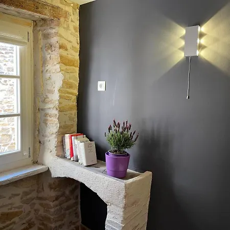Paradis De Provence, * Le Pin (Gard)