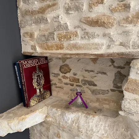 Paradis De Provence, * Le Pin (Gard)